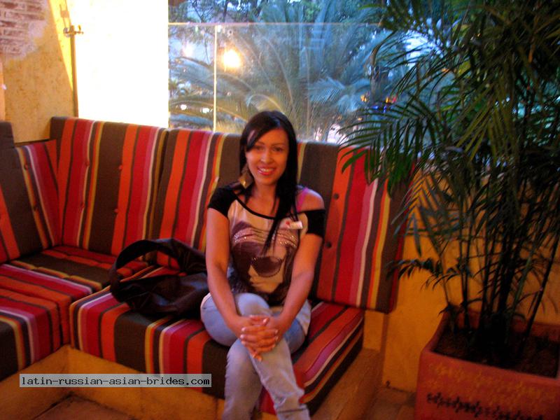 medellin-women-02